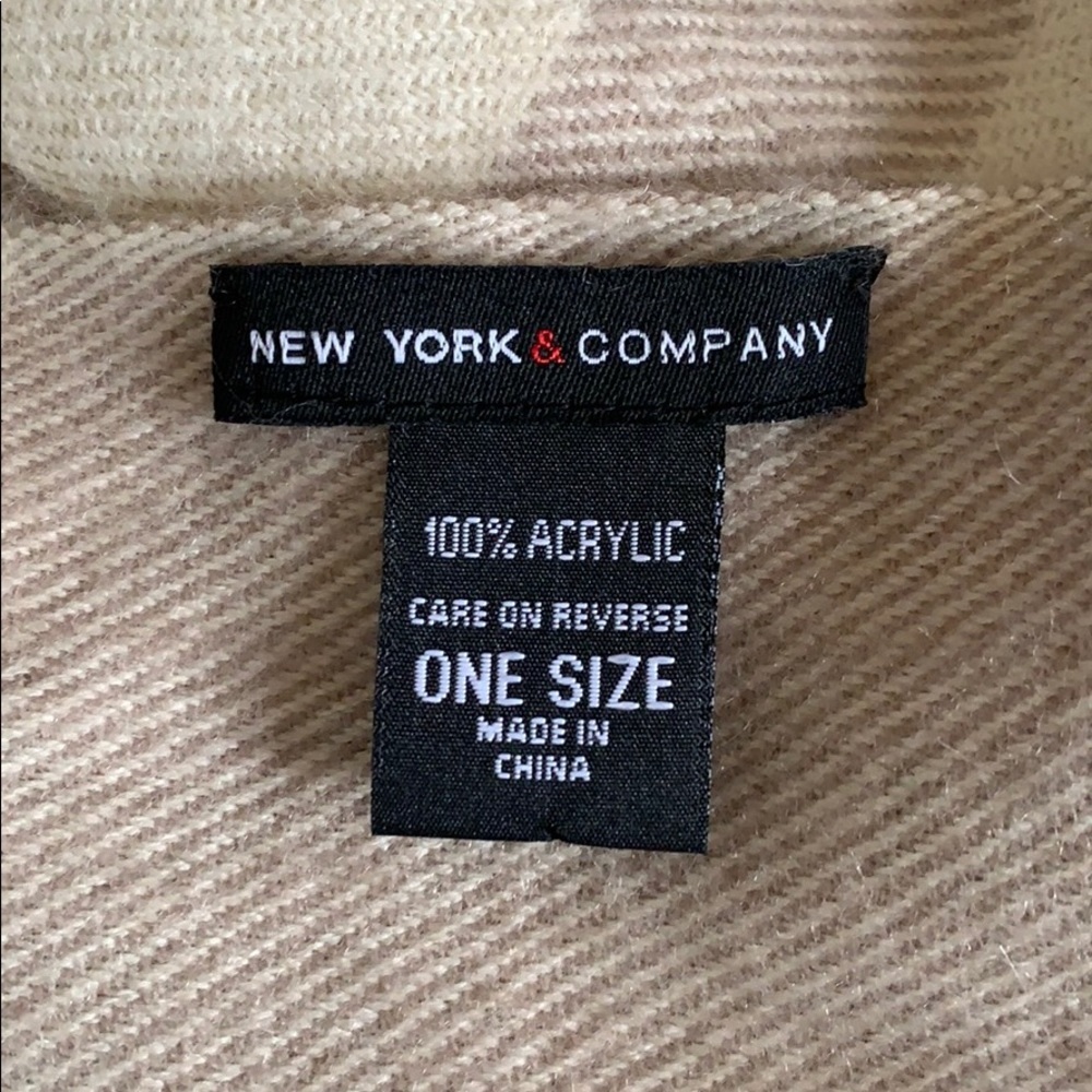 New York And Company Fringe Scarf NWOT - Picture 2 of 2